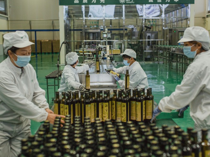 大家都知道，每一滴醇香的祥宇莊園橄欖油，都源自一顆顆小小的油橄欖果實(shí)。今天，就讓..